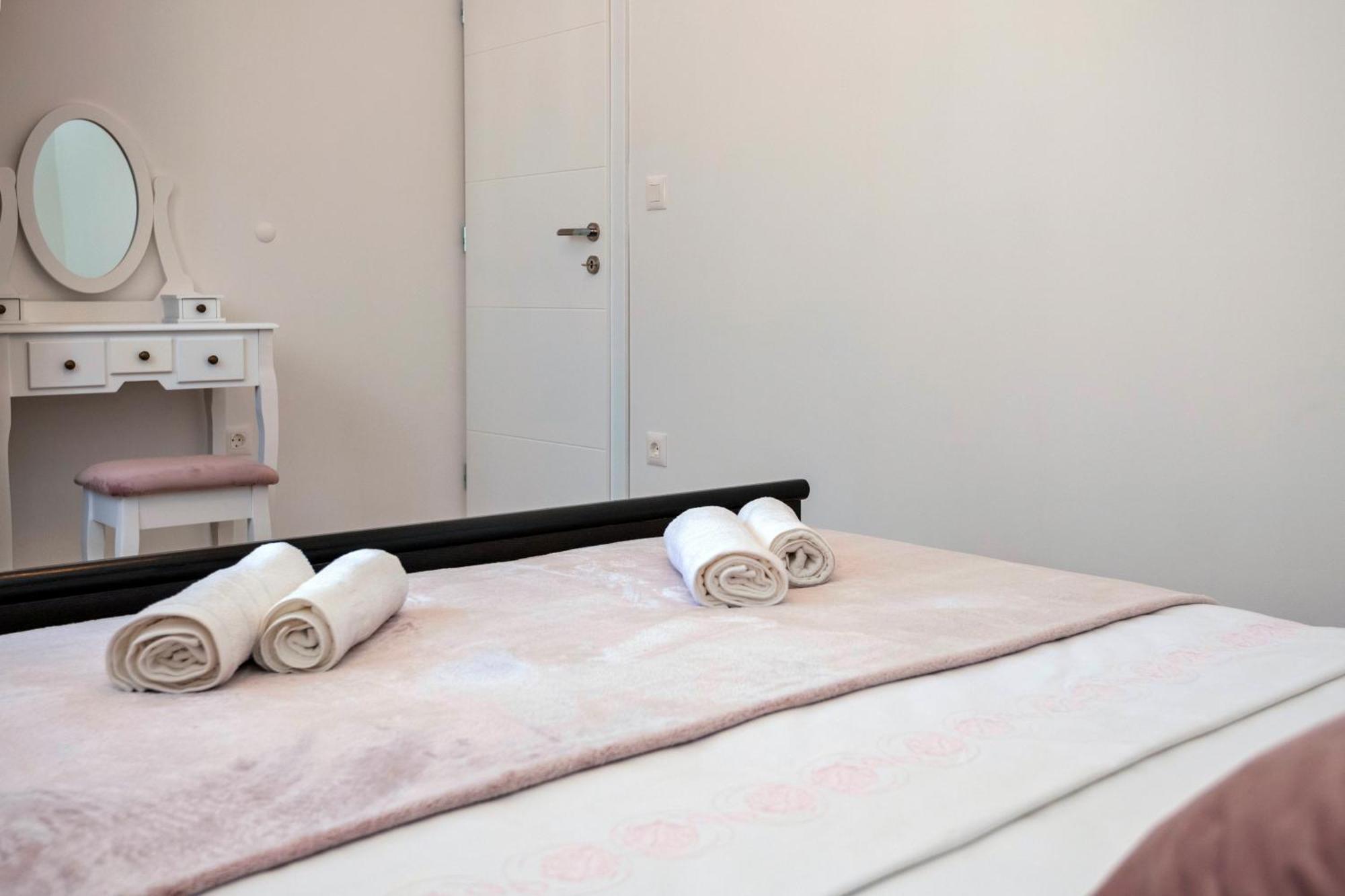 Luxury Apartment Makarska 2Min From Beach Bagian luar foto