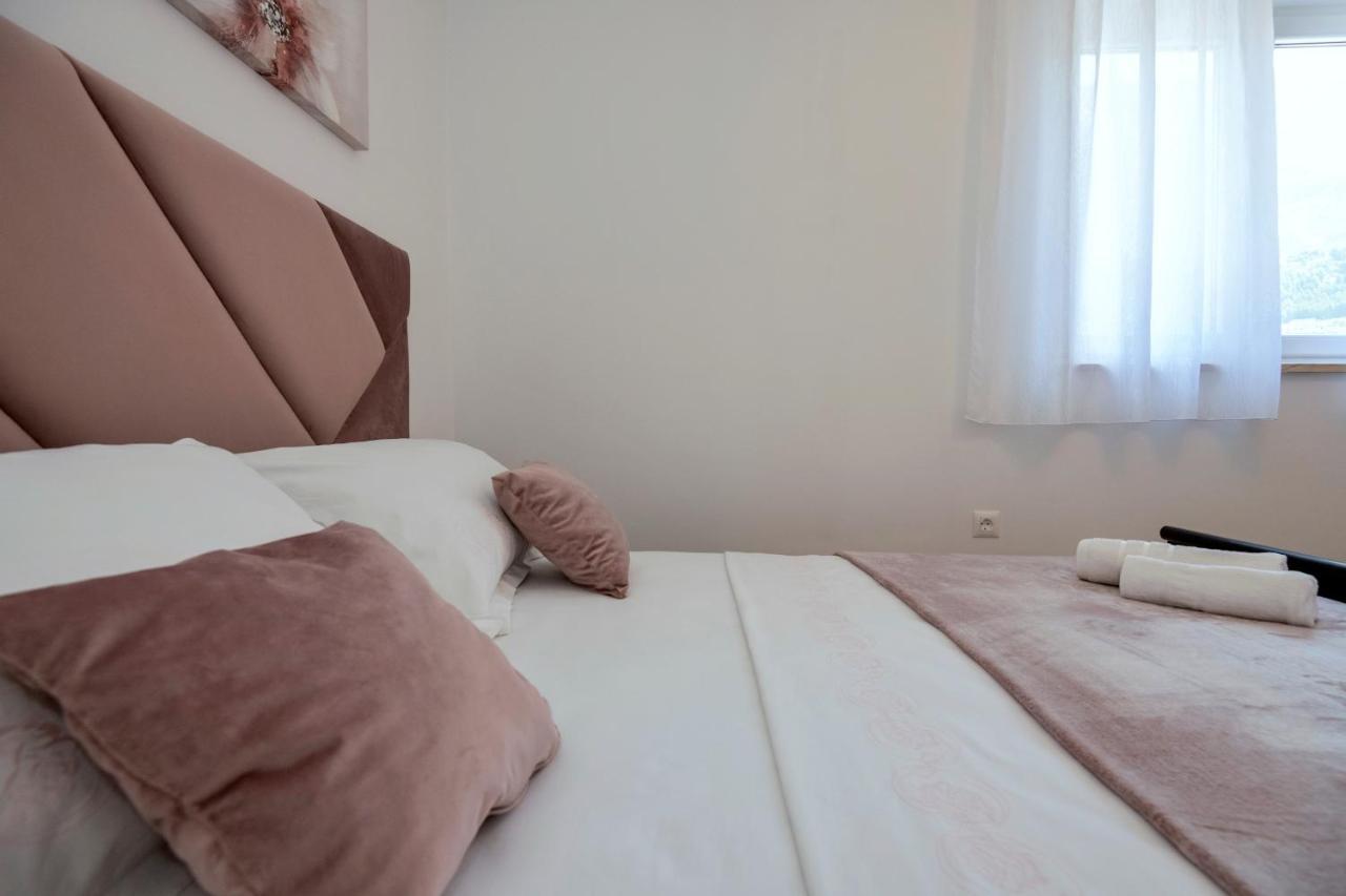 Luxury Apartment Makarska 2Min From Beach Bagian luar foto