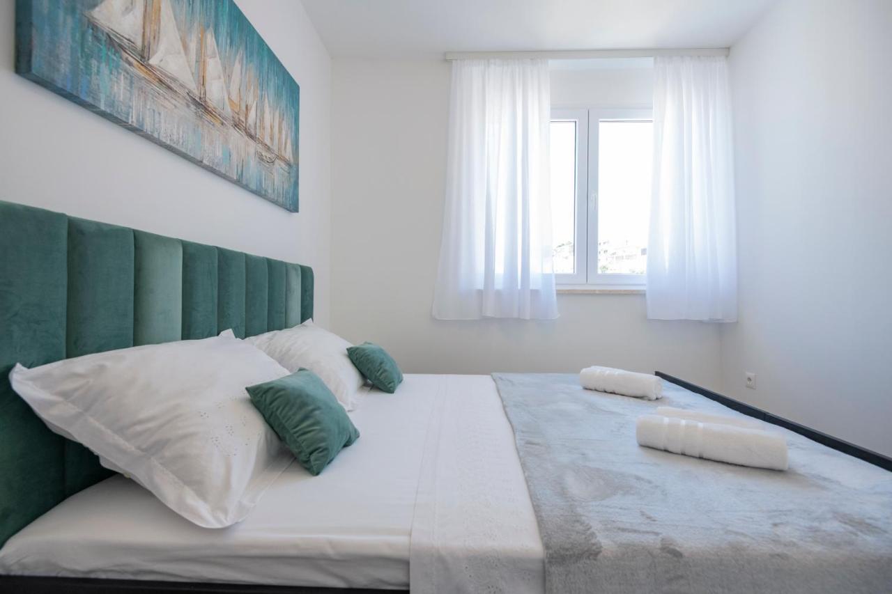 Luxury Apartment Makarska 2Min From Beach Bagian luar foto