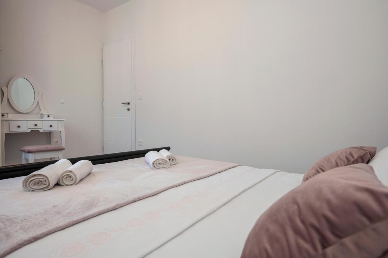 Luxury Apartment Makarska 2Min From Beach Bagian luar foto