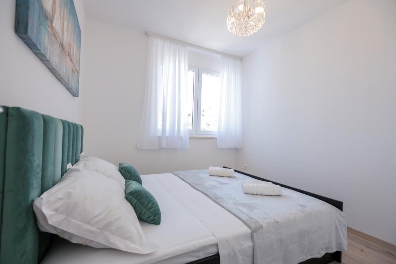 Luxury Apartment Makarska 2Min From Beach Bagian luar foto