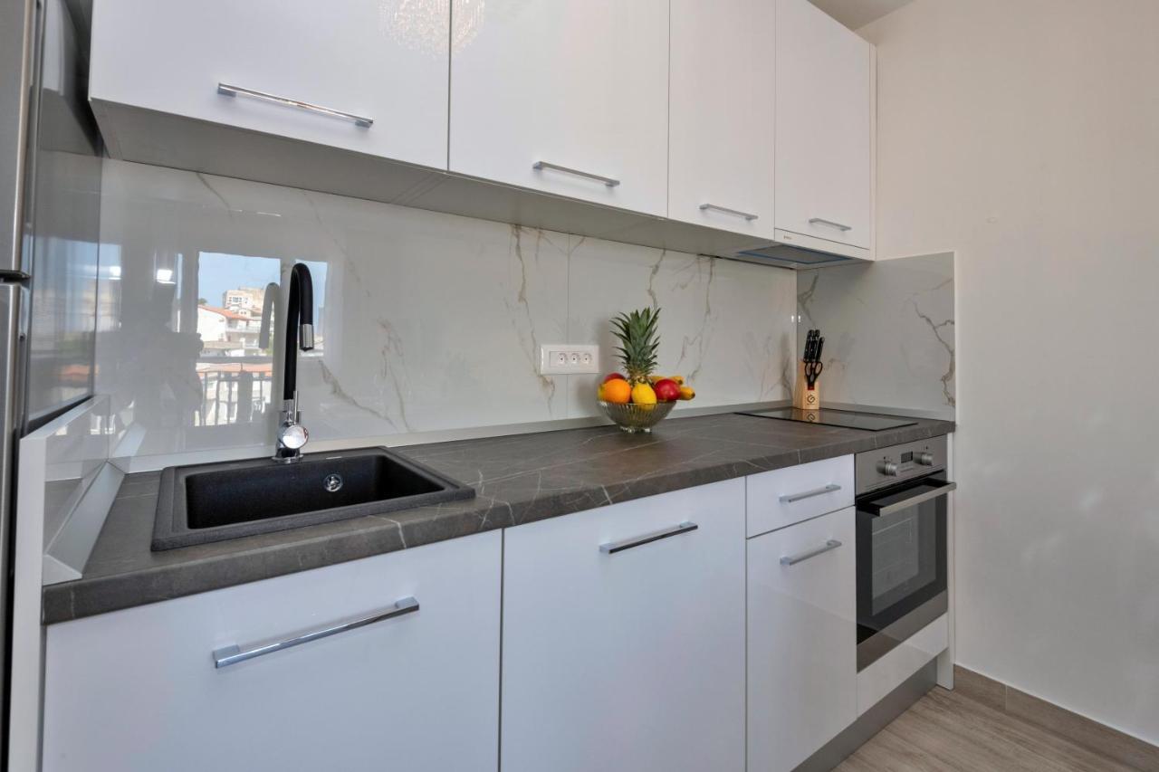 Luxury Apartment Makarska 2Min From Beach Bagian luar foto