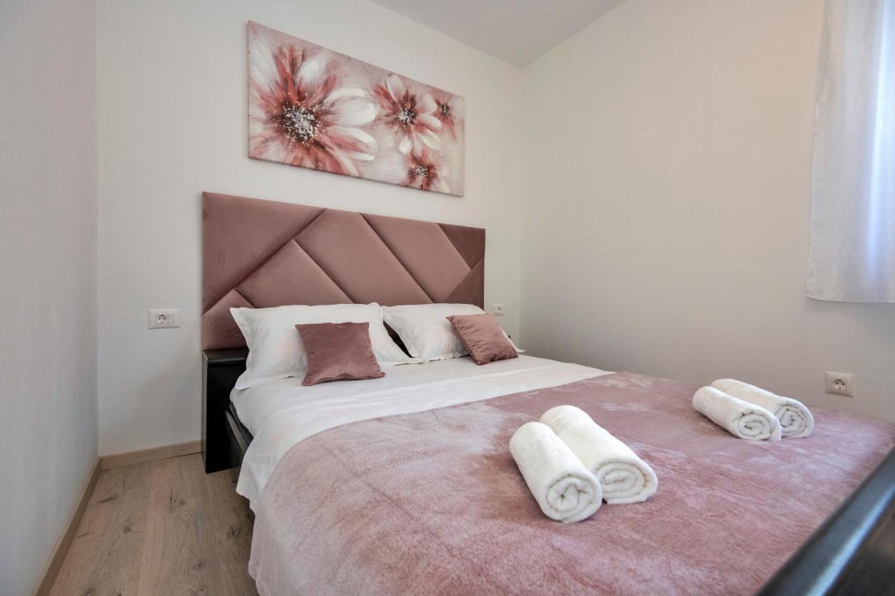 Luxury Apartment Makarska 2Min From Beach Bagian luar foto